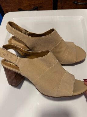 Clarks Ralene Shine Sandal Tan Suede size 9